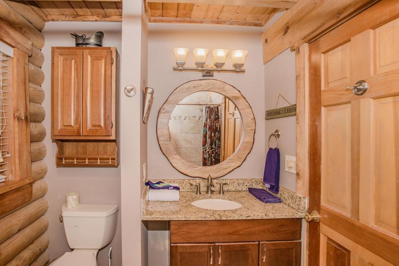 Smoky Bear Lodge With Guest House, Hot Tub, 1089 Free Tickets Each Paid Day, Dollywood And More Sevierville Exterior photo